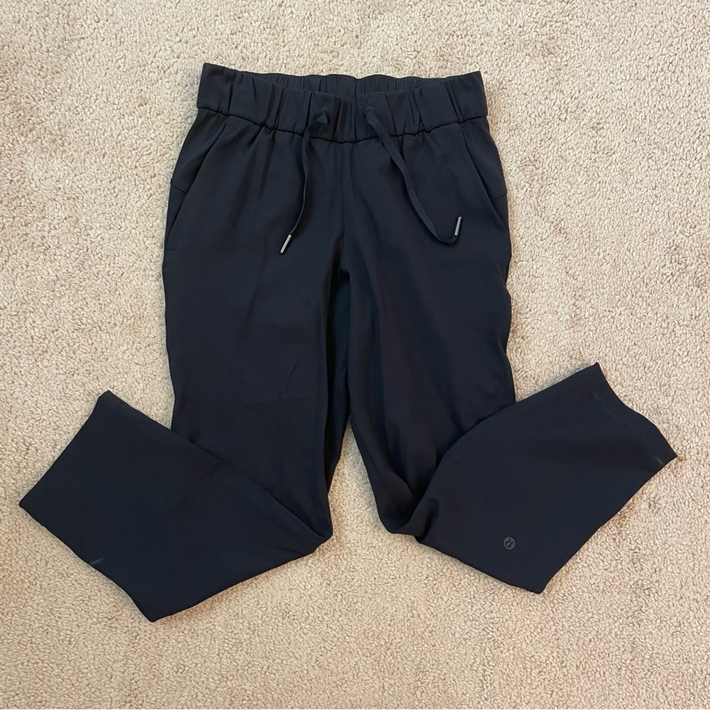Lululemon On the Fly Crop size 2 black